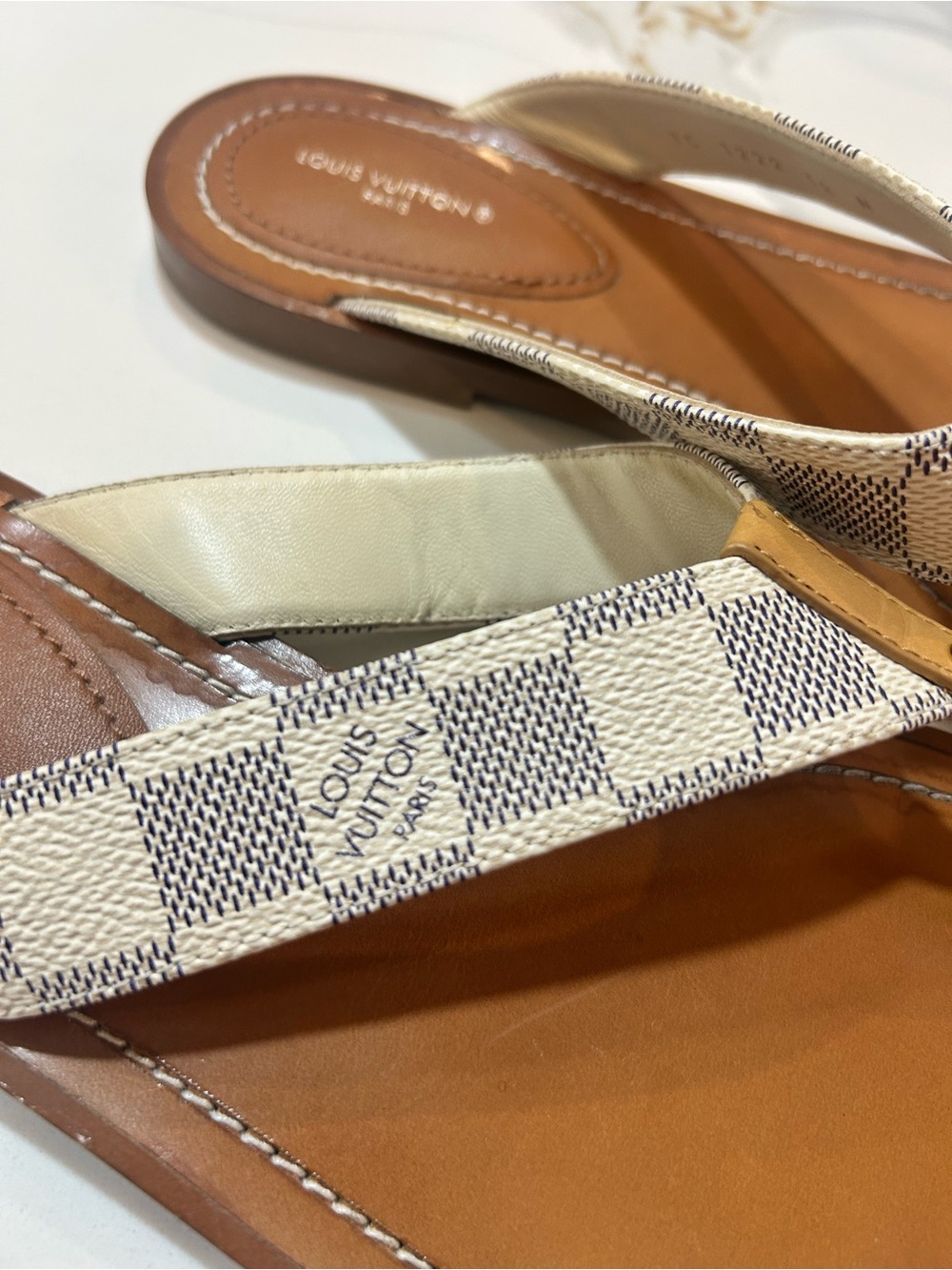 AUTHENTIC Louis Vuitton Damier Azur Sunny Flat Thong Sandals 38 US 8  🥰 👍 - Picture 16 of 16